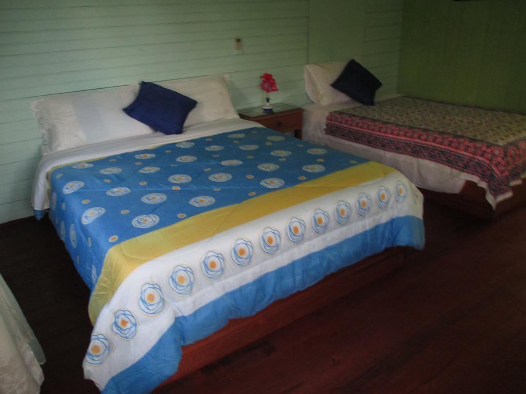 Hotel Flemming Tree Providencia Island Exterior photo