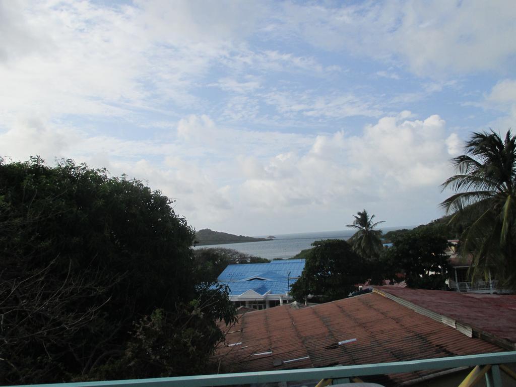 Hotel Flemming Tree Providencia Island Exterior photo