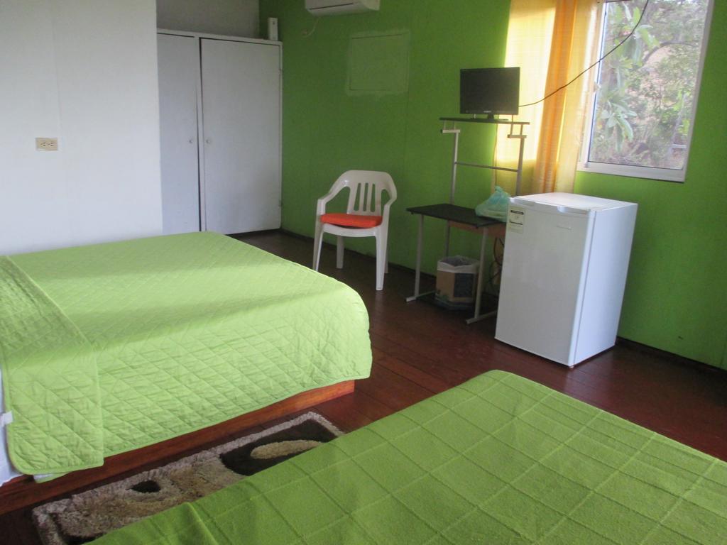Hotel Flemming Tree Providencia Island Exterior photo
