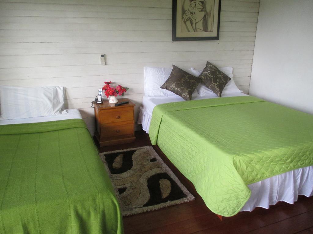 Hotel Flemming Tree Providencia Island Exterior photo