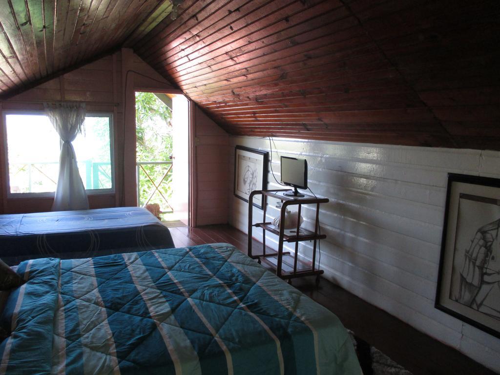 Hotel Flemming Tree Providencia Island Exterior photo