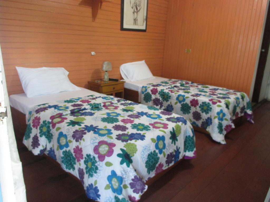 Hotel Flemming Tree Providencia Island Exterior photo