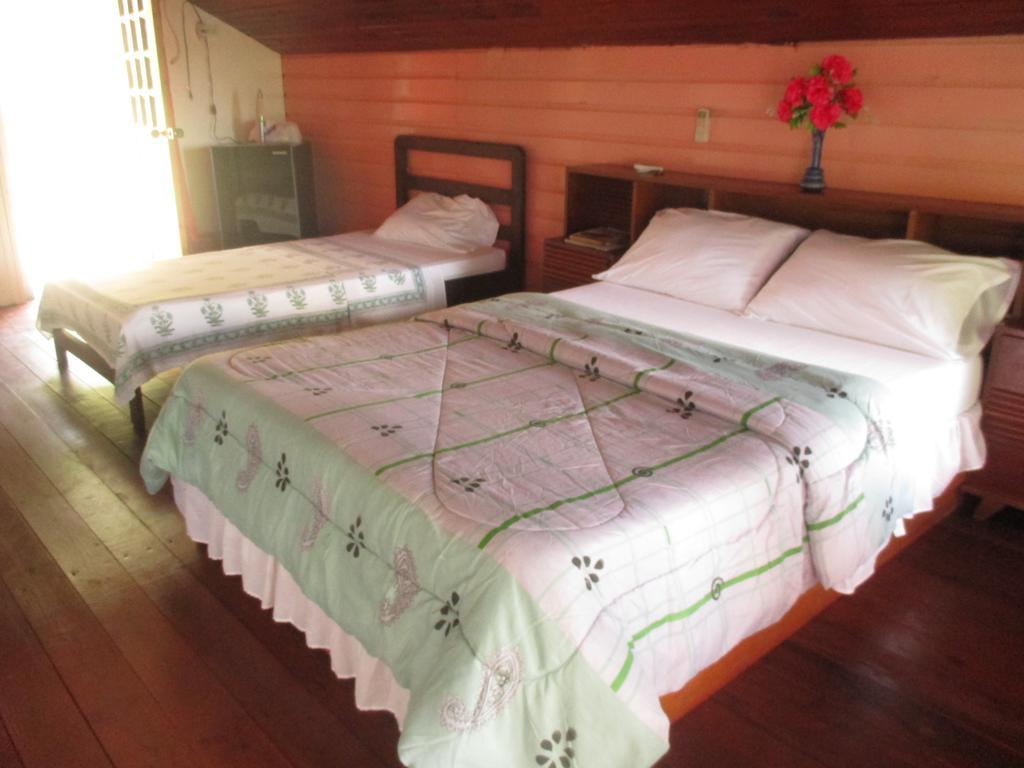 Hotel Flemming Tree Providencia Island Exterior photo