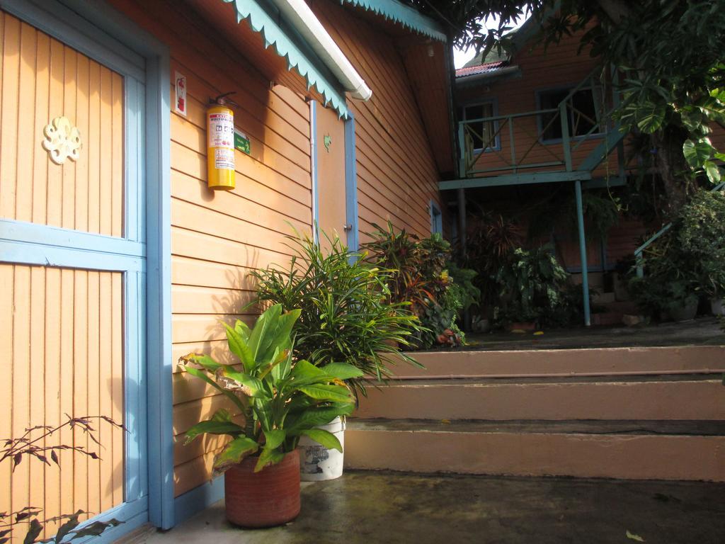 Hotel Flemming Tree Providencia Island Exterior photo